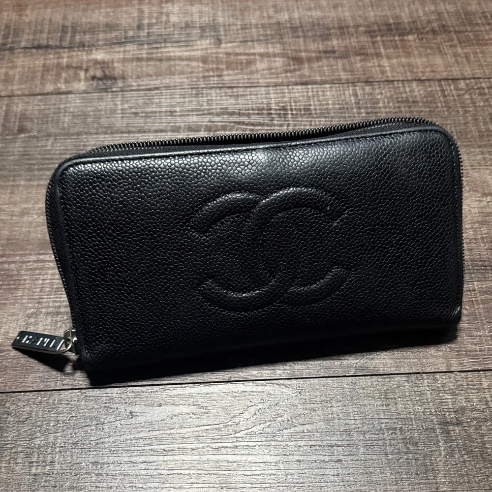 CHANEL Black Leather Zip around Wallet - Picture 16 of 16